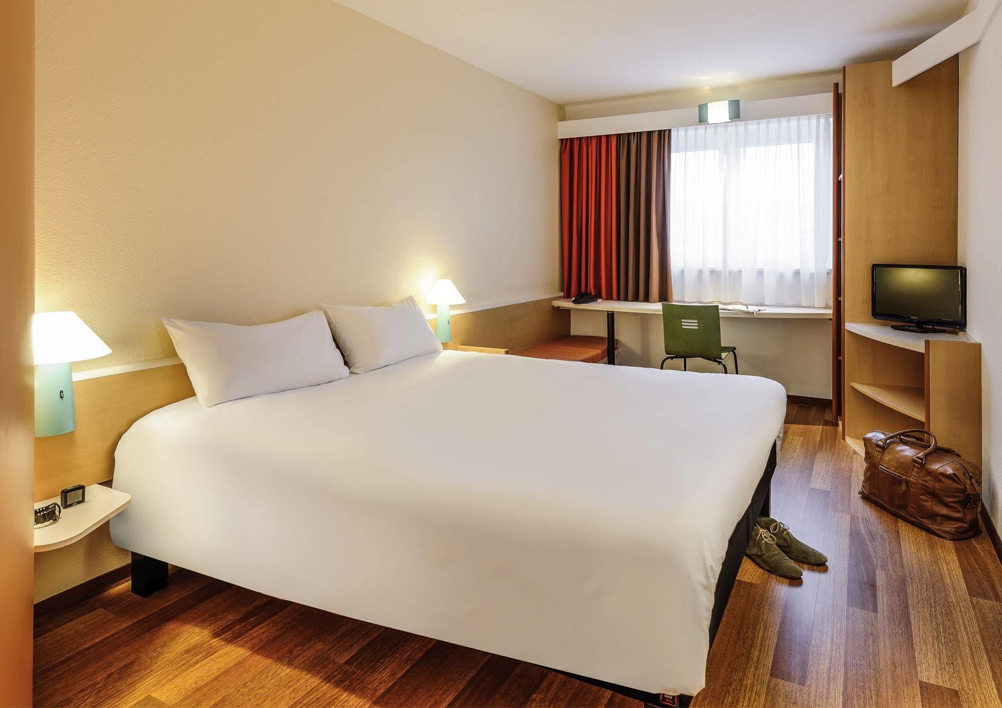 Ibis Hotel Hamburg St. Pauli Messe מראה חיצוני תמונה